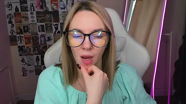 NessaDiazz online show from 5, 10, 2025