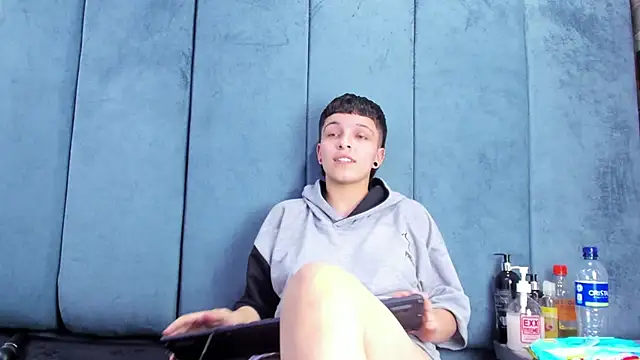 Megan Thompson  online show from 21, 3, 2026