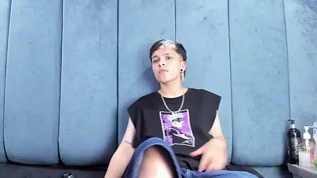 Megan Thompson  online show from 15, 4, 2026