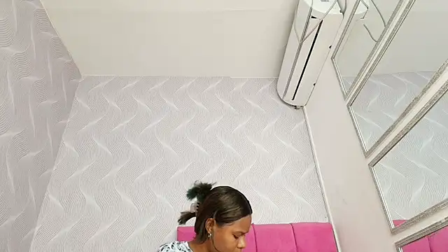 Snapshot of keyla_mejia chatting on 4, 6, 2026 keyla mejia online show from 4, 6, 2026