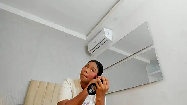 Snapshot of keyla_mejia chatting on 5, 7, 2026 keyla mejia online show from 5, 7, 2026
