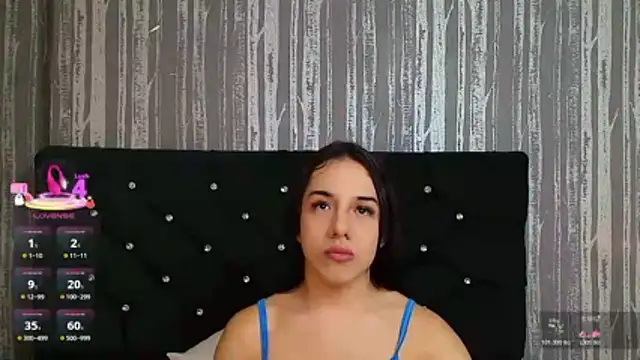 Snapshot of Alicee_Moonn chatting on 7, 6, 2026 Alicee Moonn online show from 7, 6, 2026
