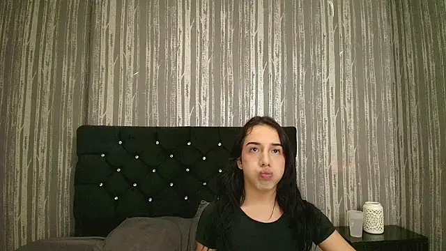 Snapshot of Alicee_Moonn chatting on 23, 6, 2026 Alicee Moonn online show from 23, 6, 2026