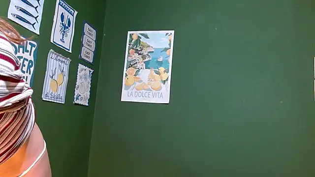 Roxiehood online show from 3, 12, 2025