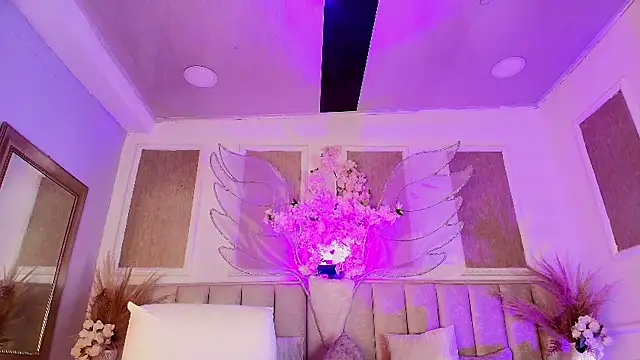 satin queen online show from 5, 3, 2026