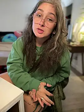 Snapshot of Alix_Valentine chatting on 6, 6, 2026 Alix Valentine online show from 6, 6, 2026