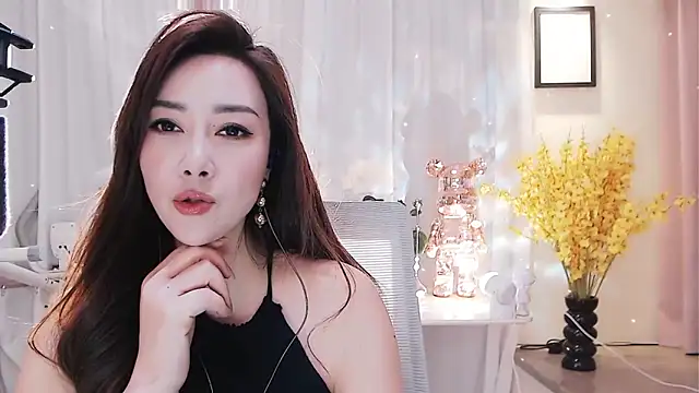 xya singer online show from 24, 9, 2025