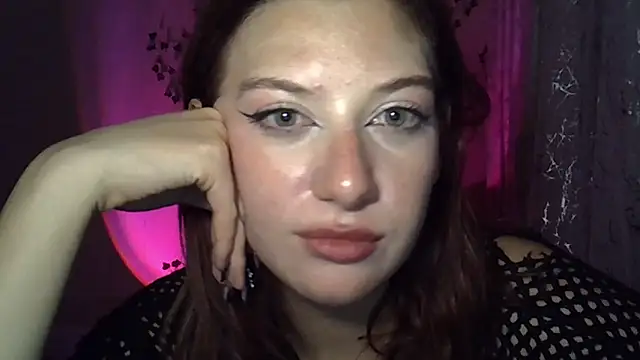 Lily Ember online show from 24, 10, 2025