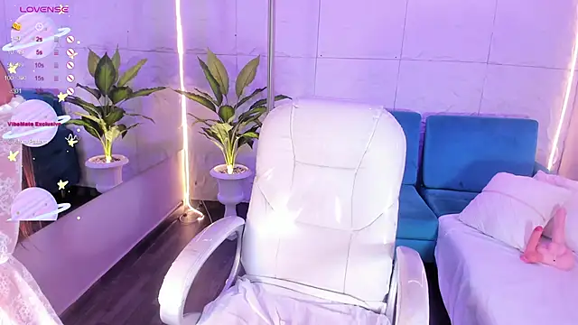 Snapshot of AlissonHarperr chatting on 22, 10, 2025 AlissonHarperr online show from 22, 10, 2025