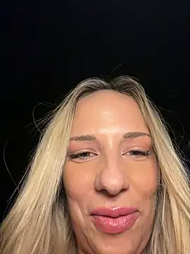 SweetBella95  online show from 4, 7, 2026