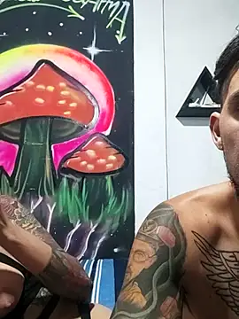 parejajuguetona420 online show from 9, 3, 2026