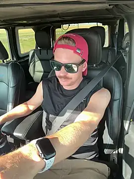 Snapshot of uncut_luke chatting on 18, 9, 2025 uncut luke online show from 18, 9, 2025