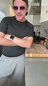 Snapshot of uncut_luke chatting on 8, 11, 2025 uncut luke online show from 8, 11, 2025