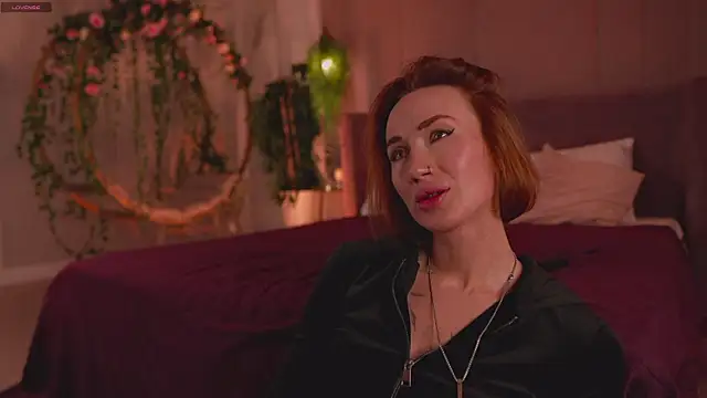 Snapshot of Serena_Waldarf chatting on 11, 11, 2025 Serena Waldarf online show from 11, 11, 2025