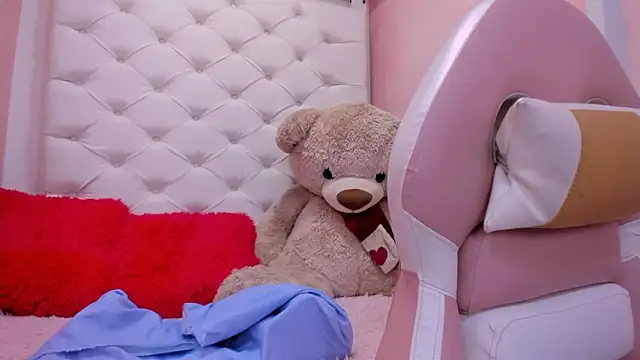 eimy skinny  online show from 25, 3, 2026