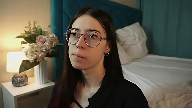 ywixos online show from 3, 2, 2026