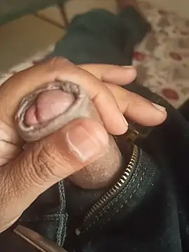 Snapshot of silvaa89 chatting on 12, 10, 2025 silvaa89 online show from 12, 10, 2025