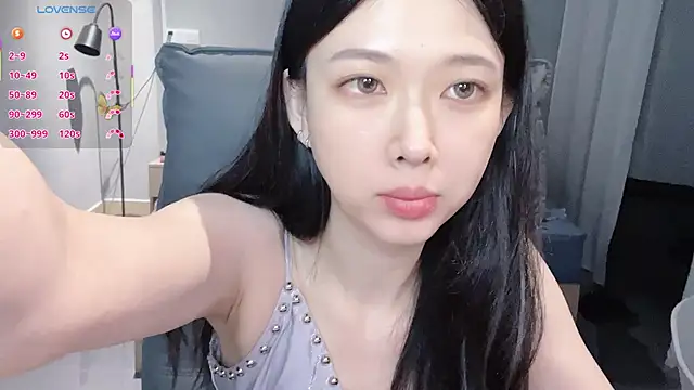 NiNi-baby520 online show from 4, 11, 2025