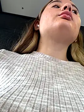 StephanieMur online show from 12, 9, 2025