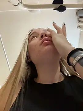 StephanieMur online show from 2, 12, 2025