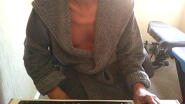 Snapshot of rogpb chatting on 12, 9, 2025 rogpb online show from 12, 9, 2025