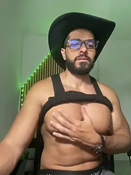 Snapshot of magnumchris chatting on 10, 2, 2026 magnumchris online show from 10, 2, 2026