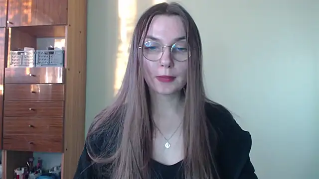 LooveELLYx online show from 7, 1, 2025