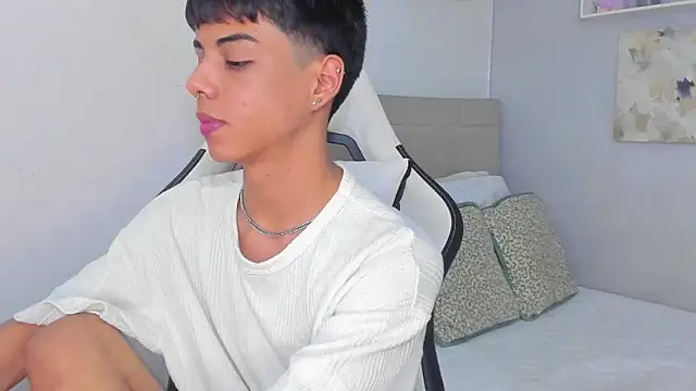 Snapshot of Thomas_wil chatting on 5, 2, 2026 Thomas wil online show from 5, 2, 2026