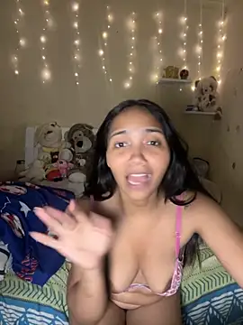Snapshot of effie_castroo chatting on 10, 9, 2025 effie castroo online show from 10, 9, 2025