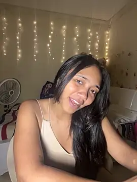 Snapshot of effie_castroo chatting on 4, 10, 2025 effie castroo online show from 4, 10, 2025