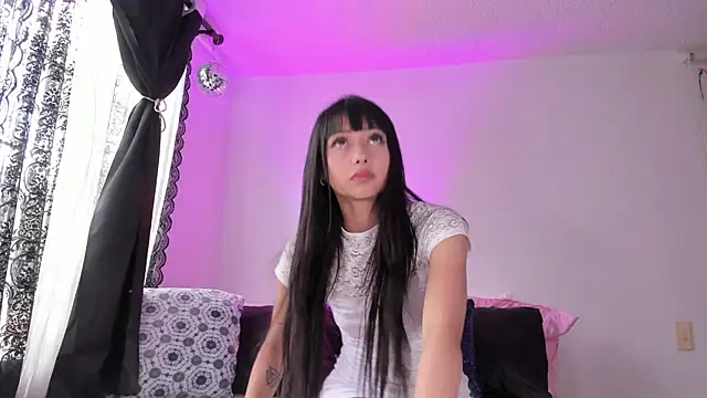 Snapshot of Londonttipton chatting on 25, 9, 2025 Londonttipton online show from 25, 9, 2025