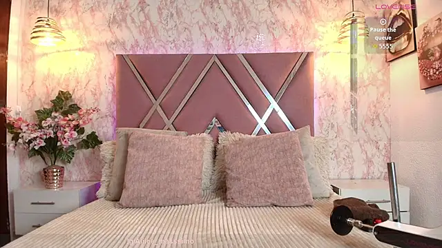 Aliice1  online show from 11, 11, 2025