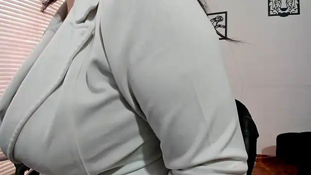 katherine blair online show from 6, 7, 2026