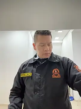 Snapshot of Manu0586 chatting on 10, 11, 2025 Manu0586 online show from 10, 11, 2025