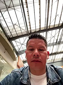 Snapshot of Manu0586 chatting on 1, 4, 2026 Manu0586 online show from 1, 4, 2026