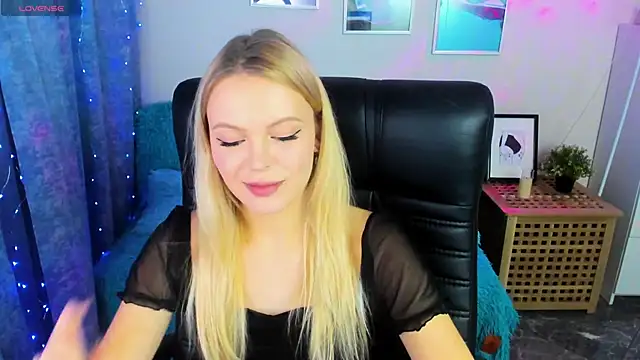 KatherineePierce online show from 18, 10, 2025