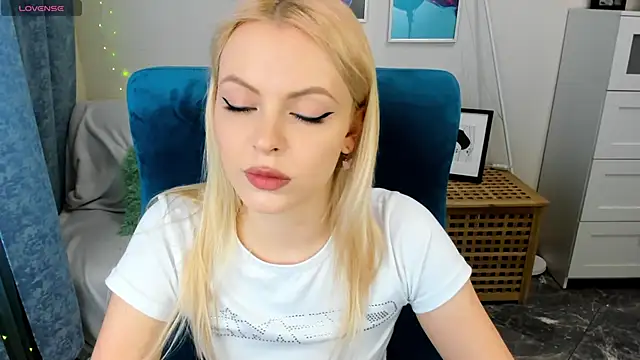 KatherineePierce online show from 22, 5, 2026