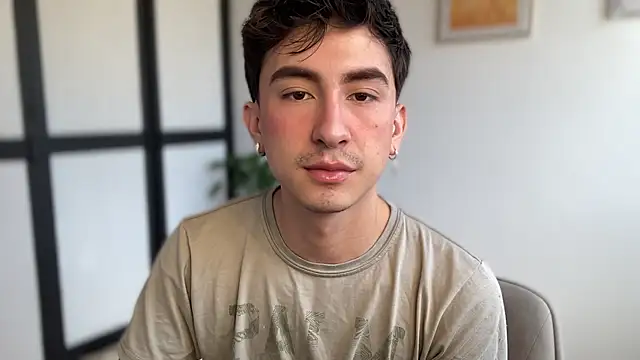 sweettaaron01 online show from 20, 5, 2026