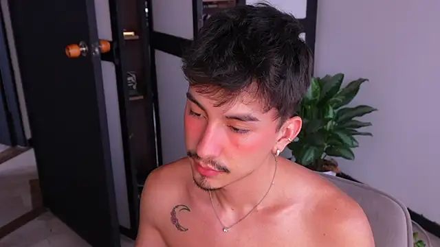 sweettaaron01 online show from 19, 7, 2026