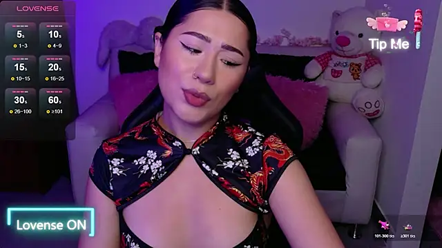 evelyn ch  online show from 15, 11, 2025