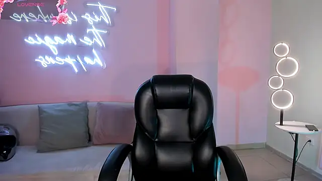 IsabellaMoreau online show from 12, 6, 2026