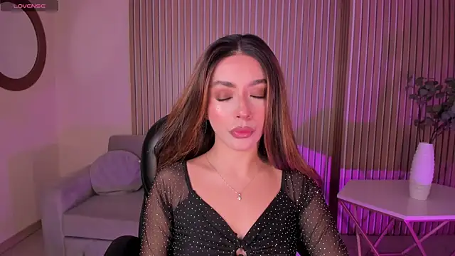 IsabellaMoreau online show from 7, 7, 2026