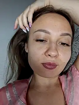 Olivia OliV online show from 4, 6, 2026