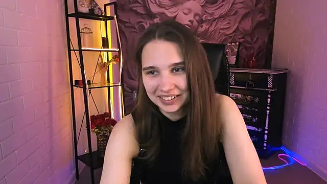 Snapshot of TessaMill chatting on 2, 10, 2025 TessaMill online show from 2, 10, 2025