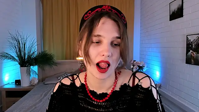 Snapshot of TessaMill chatting on 18, 11, 2025 TessaMill online show from 18, 11, 2025