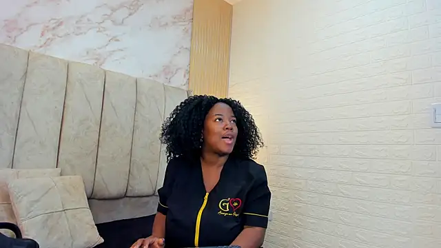 Snapshot of kiarazafira chatting on 17, 9, 2025 kiarazafira online show from 17, 9, 2025