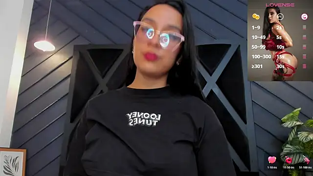 zoe martins  online show from 25, 10, 2025