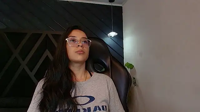 zoe martins  online show from 26, 3, 2026