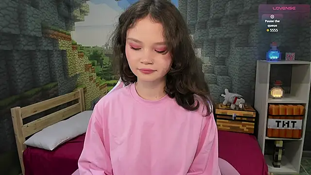 EmilyChaves online show from 28, 9, 2025