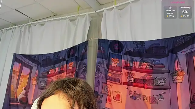 EmilyChaves online show from 10, 11, 2025